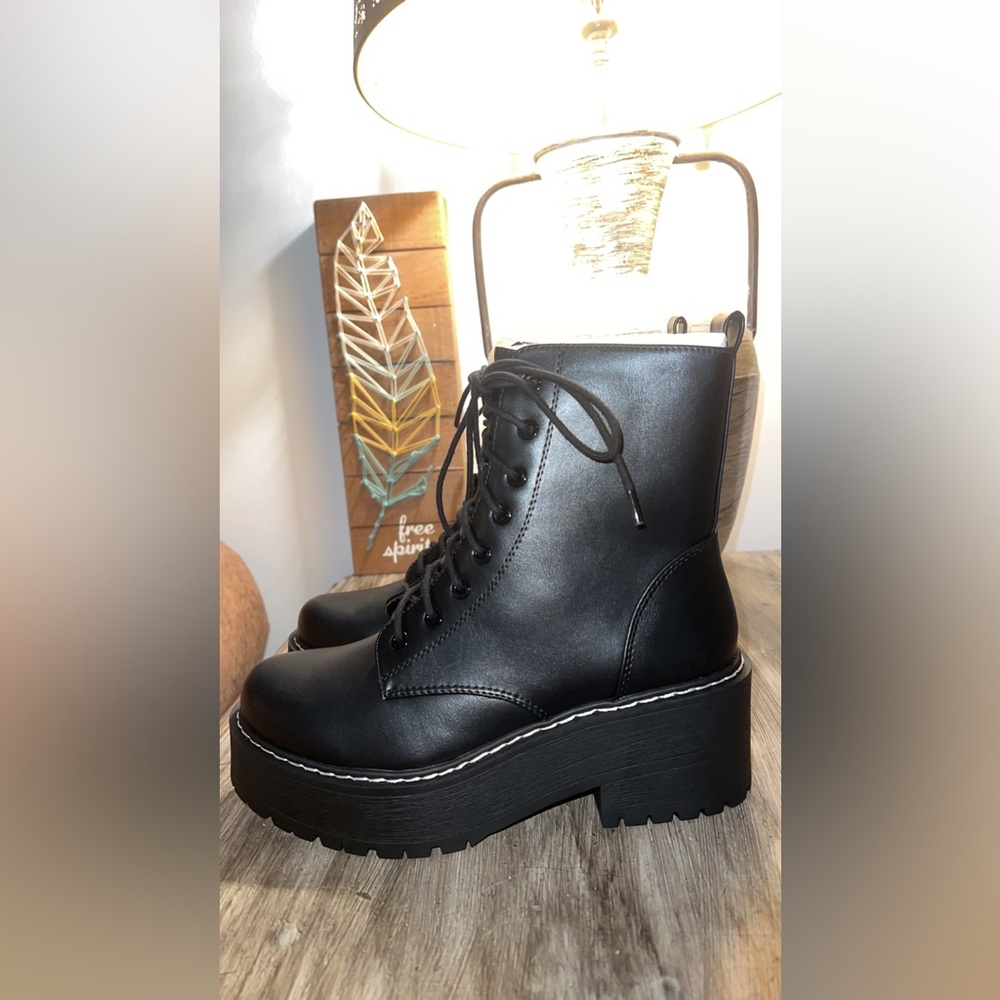 Soda Platform Combat Boots Size 8.5